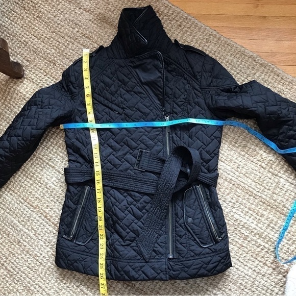 Cole Hann quilted jacket with leather trim.  Size small. - Picture 8 of 13